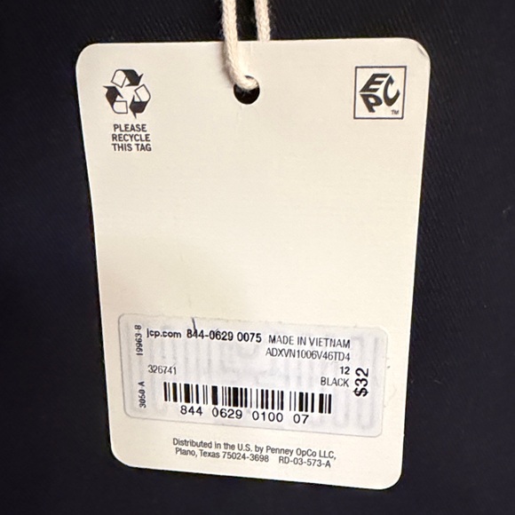 a.n.a NWT Women's Classic Black Shorts - Picture 4 of 7